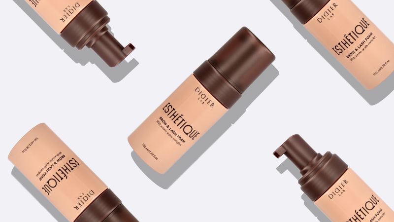 Dokonalá příprava obočí a řas. Proč je čištění před ošetřením tak důležité?